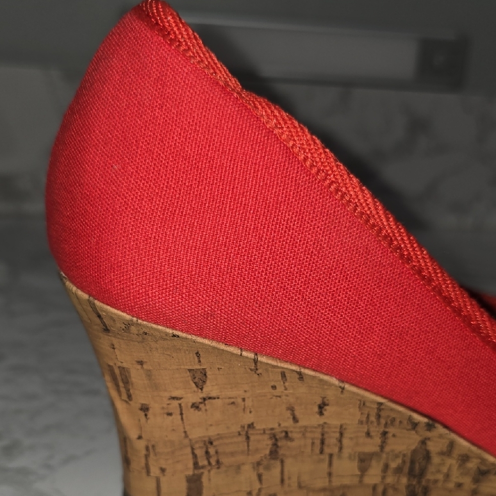 Dexflex Comfort Red Peep-Toe Wedges Woman's Size 8.5 - Picture 5 of 15